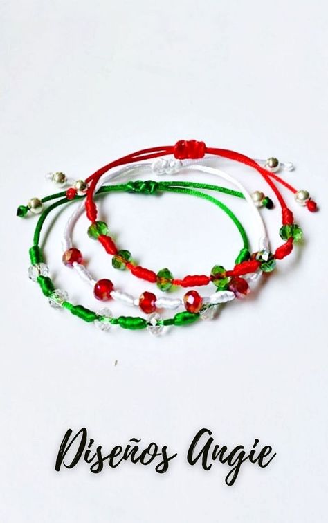 Christmas Jewelry Diy, Christmas Hair Accessories, Mexican Jewelry, Resin Design, Bead Embroidery Jewelry, Christmas Bracelet, Beaded Crafts, Bead Work Jewelry, Embroidery Jewelry