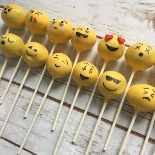 Country Cupboard Cakes: Emoji Cake and Cake Pops Smiley Cake Pops, Happy Face Cake Pops, Emoji Cake Pops, Emoji Cupcakes Birthday, Birthday Cake Emoji, Emoji Cake, Emoji Birthday Party, Cake Pop Decorating, Emoji Birthday