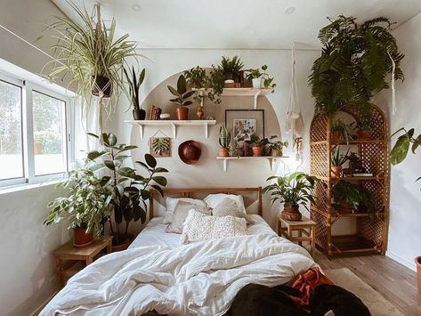 #bohemian #bohemianbedroom #bohobedroom #boho #bohostyle #bohodecor #bohohomedecor #houseinterior #houseplants #houseplantclub #plants #plantsofinstagram #plantsmakepeoplehappy #interior Lots Of Plants, Redecorate Bedroom, Cozy Room Decor, Style Deco, Dream Room Inspiration, Cozy Room, Room Inspiration Bedroom, Room Ideas Bedroom, Bedroom Aesthetic