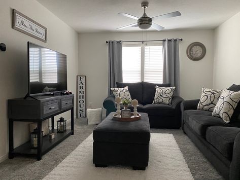 Apartment Decorating For Couples Living Together, Grey Couch Apartment Living Room Ideas, Black Furniture Living Room Decor, Gray And Black Living Room Ideas, Black Living Room Ideas Apartments, Couple Apartment Decorating, Small Living Room Ideas Apartment, Apartment Decorating Black, Apartment Living Room Decor