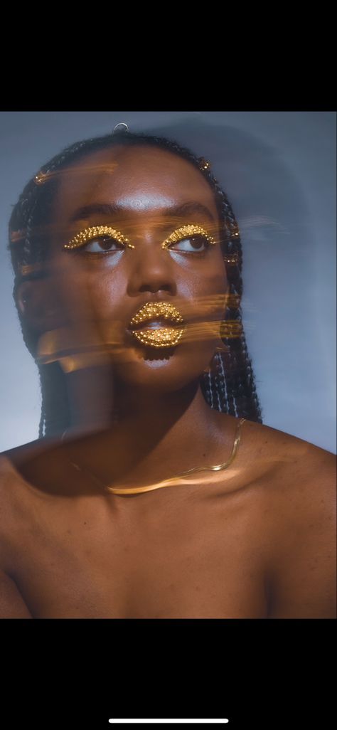 Gold photoshoot makeup aesthetic glam 
Black model magazine art mua Gold Makeup Aesthetic, Gold Flake Makeup, Gold Foil Makeup, Editorial Glam, Town Video, Bronze Makeup Look, Fashion Editorial Makeup, Golden Makeup, Pop Makeup