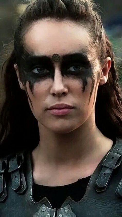 The 100 Hairstyles, Viking Makeup, 100 Hairstyles, Commander Lexa, The 100 Characters, Viking Cosplay, Lexa Y Clarke, Lexa The 100, Clarke And Lexa