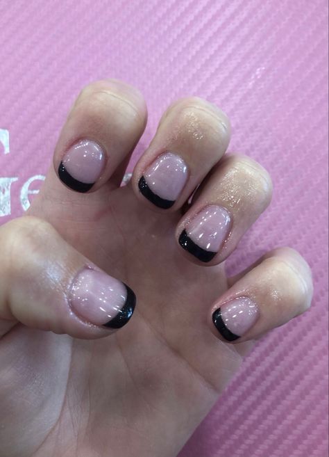 Dip Powder Nails Black, Dip French Tip, French Tip Nails Simple, Nails Black Tips, Nails Black French Tip, Nails Black French, Black French Tip Nails, Black French Tip, Black French Tips