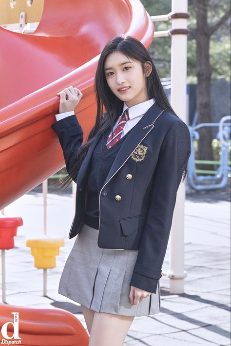 Ive Leeseo, Ninjago Memes, School Uniform Fashion, Boy Idols, Uniform Fashion, Graduation Pictures, Starship Entertainment, School Fashion, Preppy Style