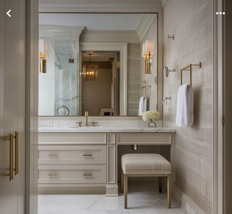 Bathroom Design 2024, Bathroom Spanish Style, Master Bathrooms Luxury, French Style Bathroom, European Bathroom Design, Transitional Style Bathroom, Transitional Bathroom Design, Neutral Bathroom Decor, Jenner House