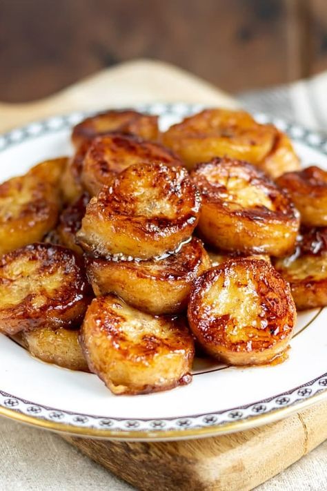 Pan Fried Bananas, Fried Bananas Recipe, Fried Banana Recipes, Deep Fried Bananas, Veggie Desserts, Bananas Recipe, Banana Salad, Cooking Bananas, Cream Pancakes