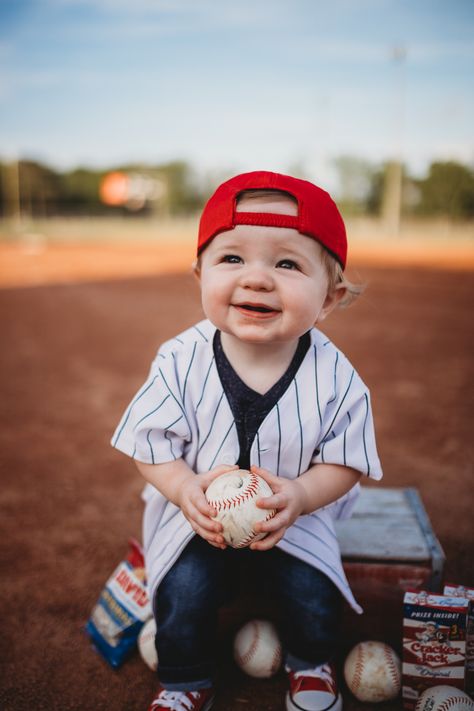 1st Birthday Baseball Smash Cake, Rookie Of The Year Family Photos, 1st Birthday Baseball Theme Photo Shoot, Toddler Baseball Photoshoot, Baseball One Year Old Photoshoot, Rookie Of The Year First Birthday Photos, Baseball Photoshoot, First Birthday Board, Baseball Theme Birthday