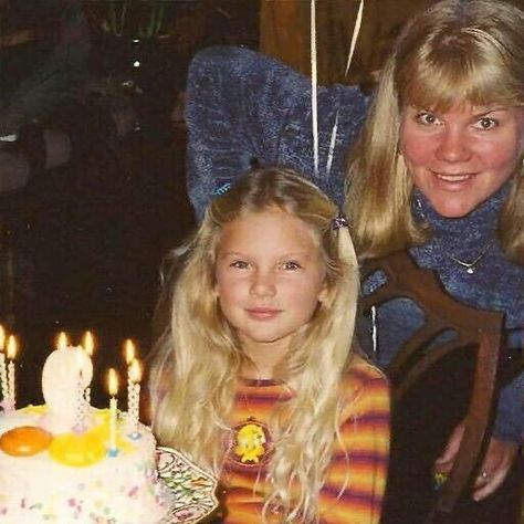 Taylor Swift Childhood, Baby Taylor, Taylor Swift Cute, Estilo Taylor Swift, Long Live Taylor Swift, Swift 3, Taylor Swift Fan, Live Taylor, Taylor Swift 13