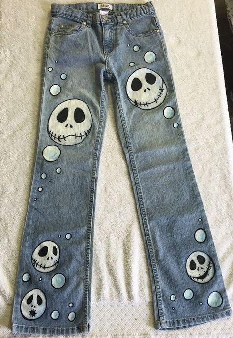 Hand Painted Pants, Jean Custom, Fashion Men Streetwear, Custom Jeans Diy, Denim Diy Clothes, Pants Ideas, Cargo Pants Baggy, Jaket Denim, Diy Pants