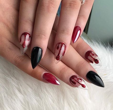 Spooky Valentines Nails, Dark Red Spooky Nails, Vampire Nails Gothic Short, Goth Nails Black And Red, Black And Red Nails Ideas Goth, Vampire Nails Gothic Red, Disney Halloween Nails, Fun Halloween Nails, Ombre Nail Art Designs