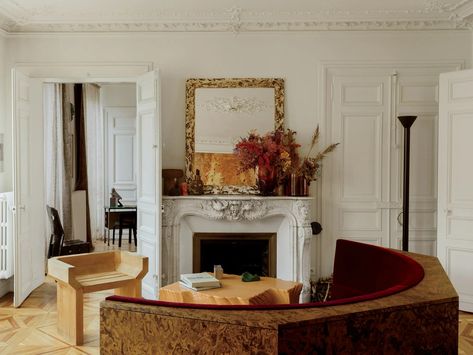 A Classic Parisian Apartment Filled With Modern Design - The New York Times Parisian Modern, Parisian Interior Design, Small Galley Kitchen, Sofa Styles, Parisian House, Architecture Program, Parisian Interior, White Apartment, Autumn Tones