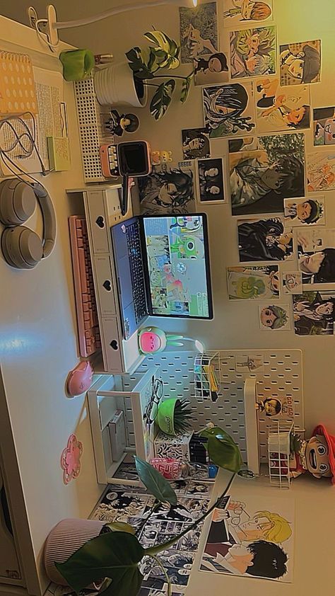 Anime Styled Room, Anime Themed Desk, Loft Bed Anime Room, Anime Posters Room Decor Ideas, Desk Anime Decor, Bedroom Anime Ideas, Room Anime Ideas, Indie Anime Room, Anime Study Room