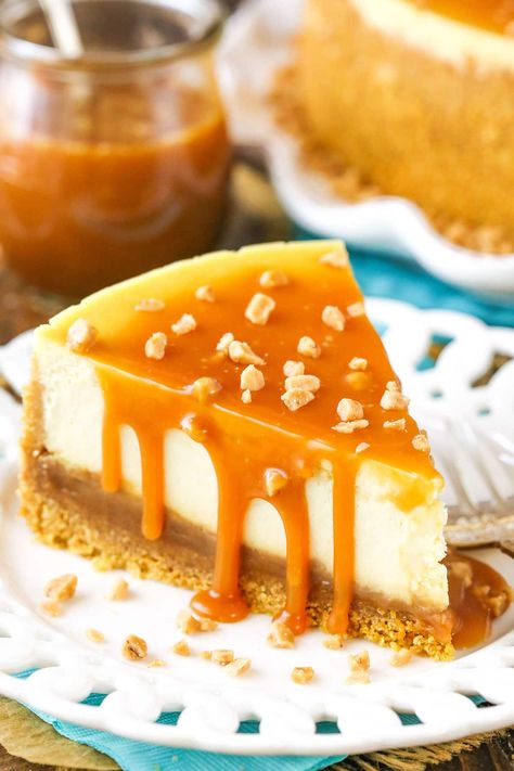 This easy Salted Caramel Cheesecake recipe features layers of salted caramel and smooth, creamy cheesecake on top of graham cracker crust. AMAZING! #cheesecake #caramel Homemade Caramel Cheesecake, Caramel Cheesecake Recipes, Cheesecake Caramel, Happy Habits, Salted Caramel Cheesecake, Caramel Cheesecake, Easy Cheesecake, Creamy Cheesecake, Homemade Caramel