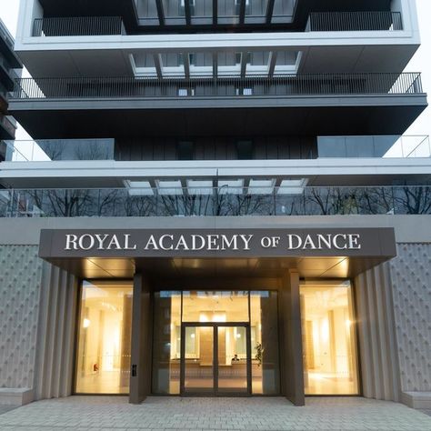 Royal Academy of Dance on Instagram: "In London next week? Take a tour of our global RAD headquarters on 30 November. You will see our new training facilities for students and teachers as well as artworks around the building related to RAD's history and development. Follow the link in our bio to find out more." Ballet Academy, 30 November, Dance Academy, Training Academy, Royal Ballet, Dream Apartment, London Life, The Building, Next Week