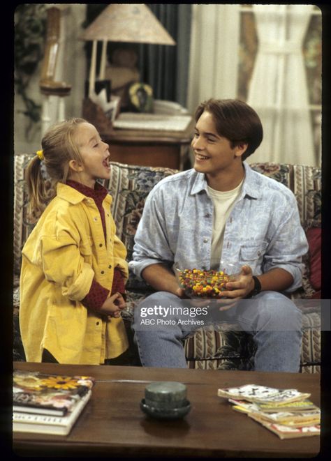 Eric Matthews Season 1, Eric Matthews Outfits, Boy Meets World Outfits, Eric Mathews, Jj Hair, 90s Series, Cory Matthews, Girls Meets World, Eric Matthews