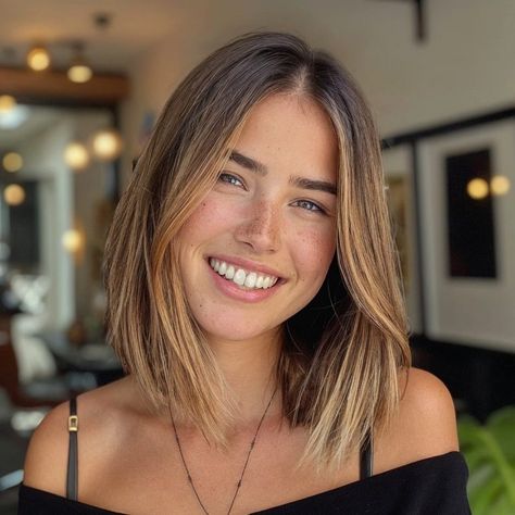 Brown Bob Caramel Highlights, Straight Hair No Styling, Lob Haircut And Color, Medium Brown Hair Partial Highlights, Lob Hair Brunette, Lob Haircut Straight Thick Hair, Short Partial Balayage, Lob Haircut With Balayage, Caramel Long Bob