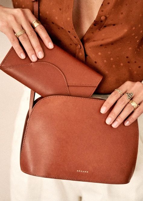 Sezane Gaspard, Natural Heritage, Natural Tan, Leather Pieces, Crochet Bags, Leather Cleaning, Vegetable Tanned Leather, Parisian Style, Leather Glove