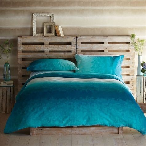 Pallet Wood Headboard, Pallet Headboard Diy, Diy Pallet Bed, Headboard With Shelves, Pallet Headboard, Pallet Beds, Pallet Bed, Diy Headboard, Wood Headboard