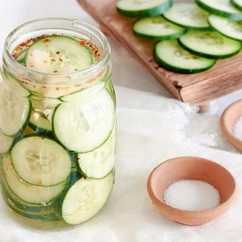 Pickle Brine Recipe, Korean Pickled Cucumber, How To Pickle Cucumbers, Pickle Cucumbers, Pickled Pepper Recipe, Pickled Pepperoncini, Pickled Peaches, Pickle Brine, Spicy Cucumber Salad