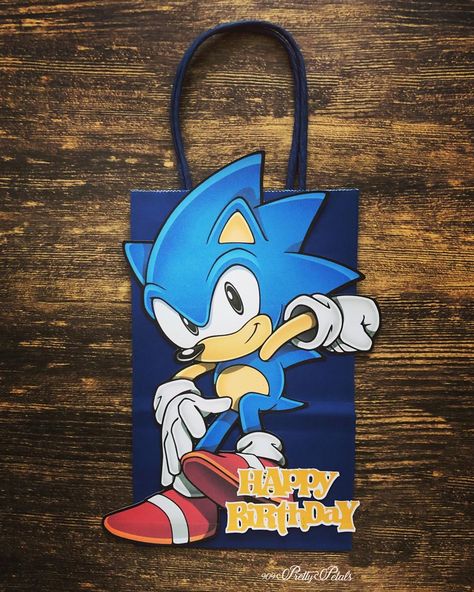 𝟗𝟎𝟗 𝐏𝐫𝐞𝐭𝐭𝐲 𝐏𝐞𝐭𝐚𝐥𝐬 on Instagram: “Sonic the Hedgehog favor Bags .🍭🍬🍫 . . #sonicthehedgehog #favorbags #candybags #lootbags #boysbirthdayparty #treatbags #papercrafts…” 5 Birthday Party, Sonic Birthday Party, Flower Wall Rental, Goodie Bag Ideas, Sonic Birthday Parties, Sonic Party, Sonic Birthday, Loot Bags, Birthday Supplies