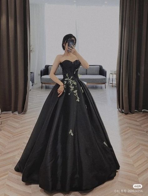 Straykids Shifting, Victorian Dress Aesthetic, Debut Dresses, Black Wedding Gowns, Black Ball Gown, Gowns Dresses Elegant, 파티 드레스, Exquisite Gowns, Princess Ball Gowns