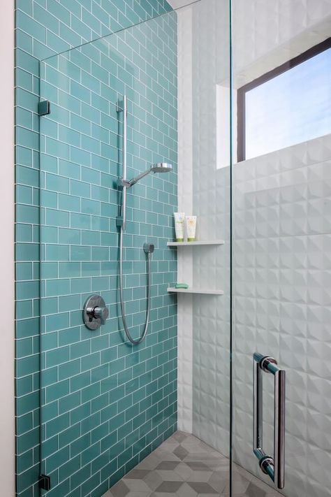 Teal And White Bathroom Ideas, Bathroom Shower Design Ideas, Walk In Bathroom Showers, Walk In Bathroom, Contemporary White Bathrooms, Bathroom Renovation Shower, Comfortable Bathroom, Grey Modern Bathrooms, Shower Design Ideas