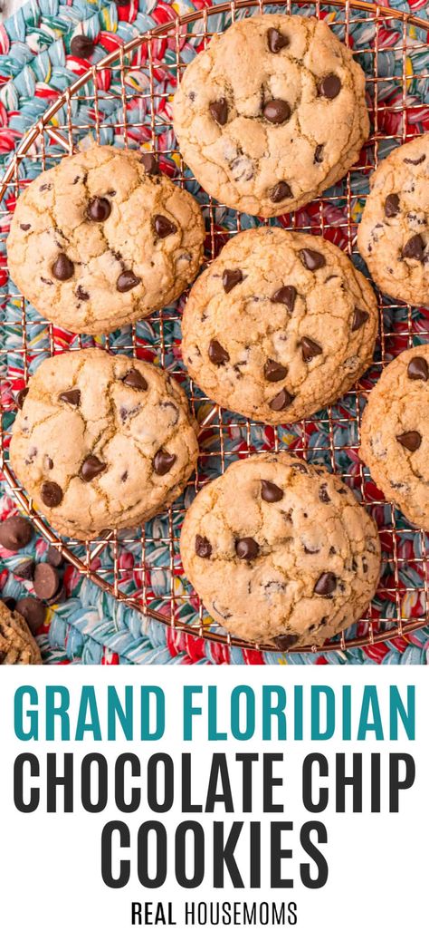 Anyone who has ever had the privilege of tasting the famous Grand Floridian Chocolate Chip Cookies knows just how amazing these treats are! #RealHousemoms #disney #disneyworld #grandfloridian #chocolatechipcookies #chocolatechip #cookies #dessert Chip Recipes, Grand Floridian, Crunchy Cookies, Cookie Calories, Chocolate Chip Recipes, Ice Cream Cookies, Biscuit Cookies, Wedding Cookies, Cookies Recipes Christmas