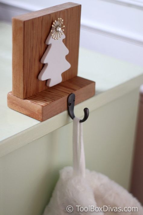 DIY Christmas Stocking Holders Wooden Stocking Holders, Diy Christmas Stocking Holders, Wood Stocking Holder, Diy Stocking Holder, Diy Christmas Stocking, Using Scrap Wood, Wooden Stocking, Diy Stocking, Advent Crafts