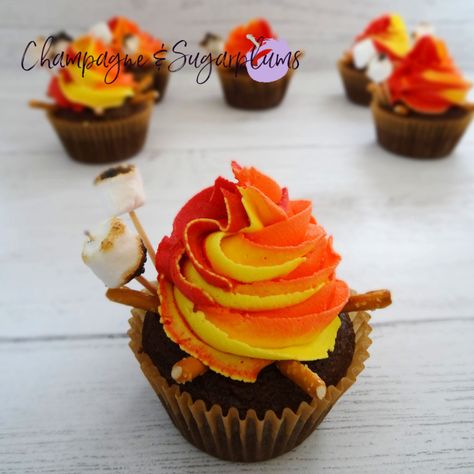 Campfire Cupcakes, Summer Cupcake, Chocolate Cake Batter, Watch Fireworks, Summer Cupcakes, Fun Cupcake Recipes, Fall Cupcakes, Cupcake Cake Designs, Creative Cupcakes