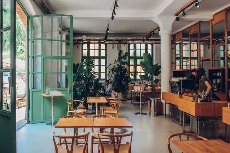 The Best Coffee Places in Kreuzberg | iHeartBerlin.de Berlin Cafe, Cute Coffee Shop, Coffee Places, Coffee With Friends, Party Animals, Coffee Culture, Specialty Coffee, Window Trim, Window Painting