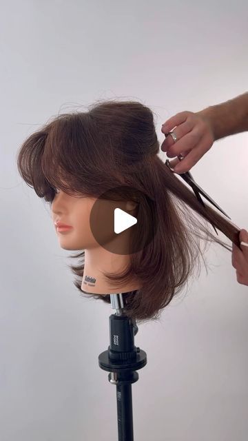 Wolf Cut With Layers, Wolfcut Tutorial, Wolf Cut Tutorial, Haircut Wolfcut, A Wolf Cut, Dry Texture Spray, Wolfcut Hair Long, Texture Spray, Instagram Tutorial