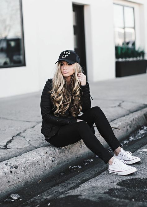 Cap Outfits For Women, Gucci Converse, Baseball Hat Style, Baseball Cap Outfit, Keds Style, Spring Clothes, Womens Style, Hat Style, Casual Fall Outfits