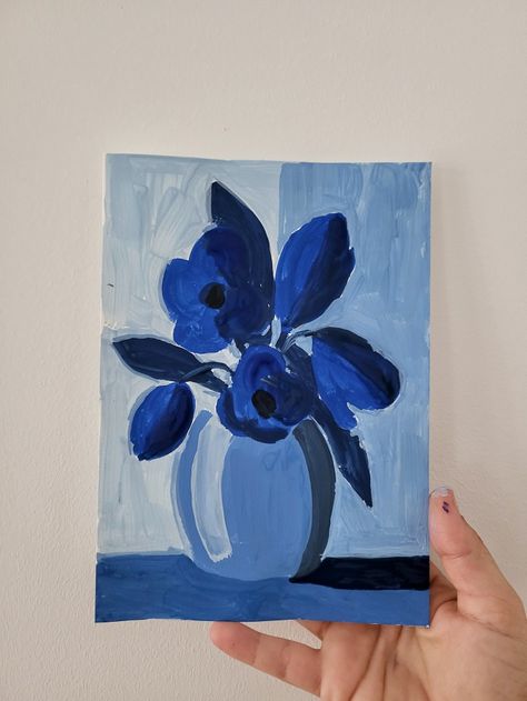 Nighttime flower arrangement painting the twighlight blue Navy Blue Painting Ideas On Canvas, Easy Blue Flower Painting, Canvas Painting Ideas Blue, Blue Painting Ideas Easy, Shades Of Blue Painting, Blue Painting Ideas, Flower Arrangement Painting, Blue Paintings On Canvas, Blue Painting Canvas