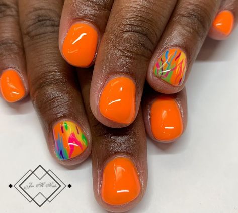 Orange Fingernail Polish, Orange Gel Polish Nails, Short Orange Nails With Design, Nail Designs With Orange, Colourful Short Nails, Orange Gel Nails Short, Orange Gel Nail Designs, Short Orange Nail Designs, Short Nails Orange