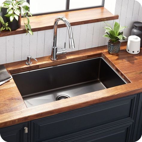 Best Kitchen Sinks, Sinks Kitchen, Classic Kitchen, Undermount Kitchen Sinks, Stainless Steel Kitchen Sink, Black Kitchen, Kitchen Sinks, Black Kitchens, Counter Top