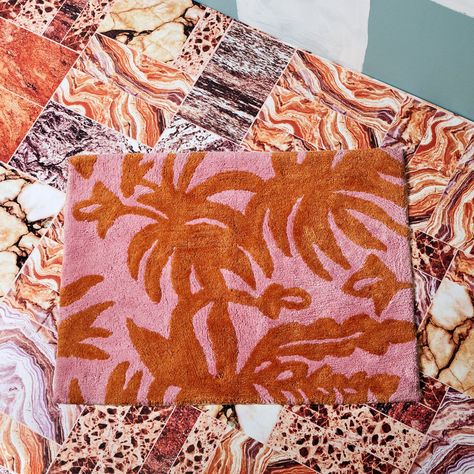 Shipping July/August 2020 Our Leafy Rust bath mat features original artwork by Bonnie on tufted cotton. From our Bee collection, this bath mat measures 60cm x 84cm. Bonnie and Neil bath mats are designed in Australia and made in India. Bath Runner, Bonnie And Neil, Vinyl Rug, Cotton Bath Mats, Hand Screen Printed, Colour Combinations, Furniture Legs, Bath Mats, Animal Print Rug