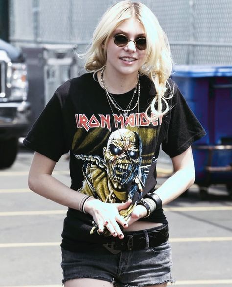 The Pretty Reckless, Metal T Shirts, Taylor Momsen, Punk Outfits, Tshirt Outfits, Iron Maiden, Shirt Outfit, Heavy Metal, Tshirt Dress