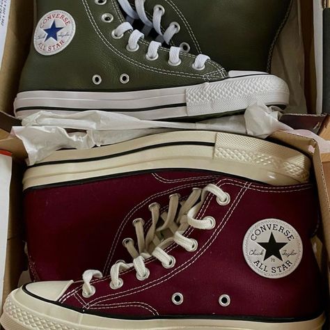 Converse Shoes Aesthetic, Dark Red Converse, Red Converse Shoes, Cute Converse Shoes, Mode Converse, Cute Converse, Red Converse, Dr Shoes, Mia 3