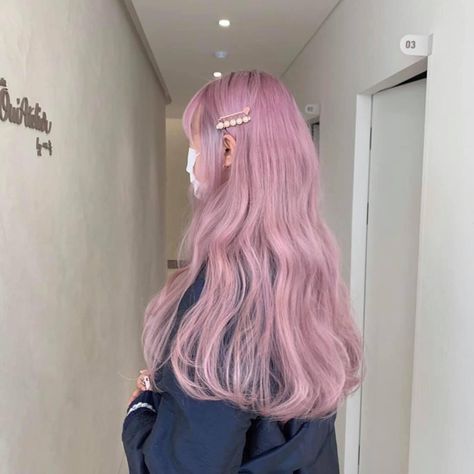 Light Purple Hair, Hair Color Rose Gold, Kpop Hair, Pretty Hair Color, Hair Color And Cut, Hair Dye Colors, Dye My Hair, Hair Inspiration Color, Hair Inspo Color