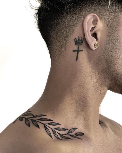 Laurel Wreath Collar Bone Tattoo, Laurel Wreath Neck Tattoo, Wreath Tattoo Men, Laurel Wreath Tattoo Men, Laurels Tattoo, Tattoo Neck Men, Laurel Tattoo, Laurel Wreath Tattoo, Hals Tattoo Mann