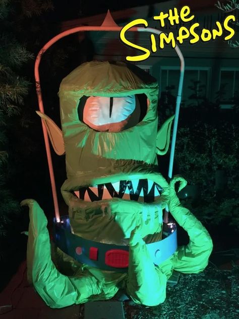 Kang From the Simpsons Yard Decoration: No way was I handing out candy this Halloween. And I sure wasn't going anywhere in a costume. Still I wanted to do something fun and festive. When I saw the Fandom Contest winner from ramenkingandi https://www.instructables.com/KangKodos-Sculptu… Simpsons Halloween, Halloween Run, Green Spray Paint, Clear Beaches, Pipe Insulation, Woody And Buzz, Construction Adhesive, Halloween Contest, Corrugated Plastic