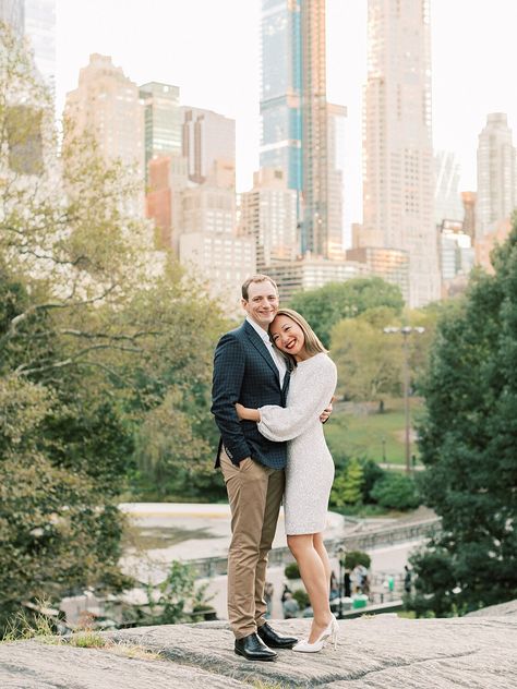 New York In The Fall, Nyc Shoot, New York Photo Ideas, Central Park Engagement Photos, Central Park Fall, Engagement Board, Engagement Photos Nyc, Pre Shoot, Fall Nyc