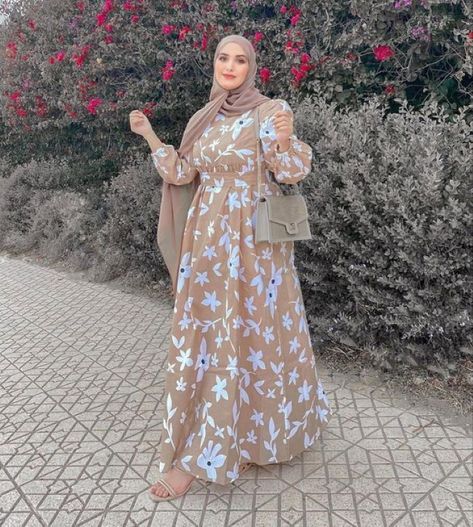 Latest Abaya, Islamic Fashion Dresses, Abaya Design, Long Gown Design, Blouse Casual Fashion, Mode Turban, Stylish Wedding Dresses, Mode Abaya, Modest Dresses Casual