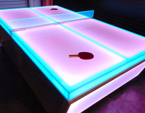 Pingpong Table, House Party Decorations, Arcade Room, Ping Pong Tables, Nightclub Design, Astuces Diy, Neon Aesthetic, Glow Party, Neon Party