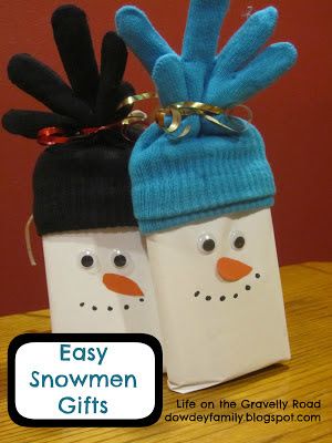 Snowmen Gifts, Gifts For Coworkers Teachers, Students Christmas, Student Christmas Gifts, Preschool Teachers, Microwave Popcorn, Snowman Gifts, Christmas Gifts For Coworkers, Cadeau Diy