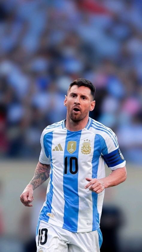 Messias (@Messias30_) on X Messi Soccer, Men's Soccer Teams, Lionel Andrés Messi, Messi Argentina, Messi And Ronaldo, Football Art, Messi 10, Leo Messi, Paris Saint