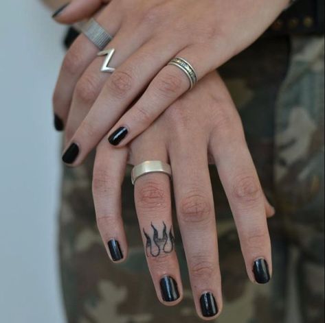 190+ Cool Knuckle Tattoos Ideas in 2023 - TattoosBoyGirl Flames Finger Tattoo, Fire Finger Tattoo, Flame Finger Tattoo, Pinky Tattoo, Blitz Tattoo, Middle Finger Tattoos, Tattoo Finger, Tan Tattoo, Finger Tattoo For Women