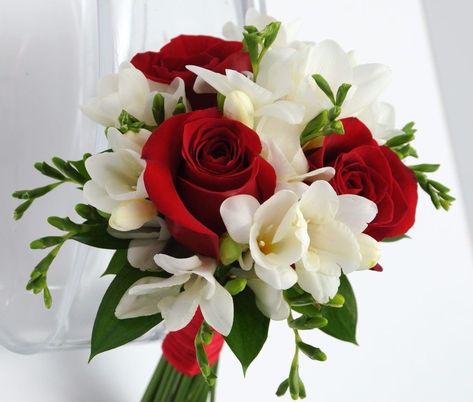 Prom Flowers Bouquet, Homecoming Flowers, Wedding September, Prom Bouquet, Wedding Flowers Roses, Red And White Flowers, Red Bouquet, Red Rose Bouquet, Rose Wedding Bouquet