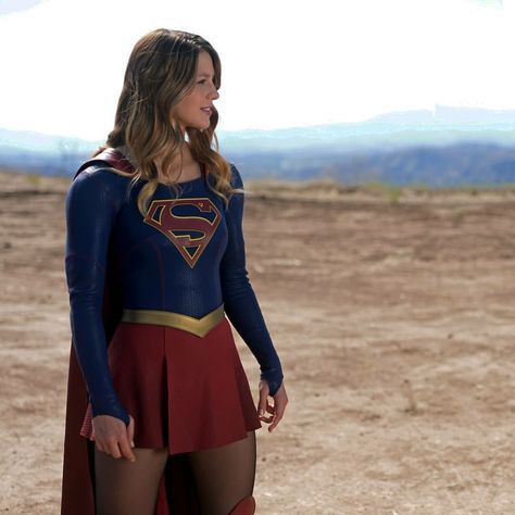 Melissa Benoist Supergirl, Supergirl Melissa Benoist, Supergirl Outfit, Melisa Benoist, League Art, Mellisa Benoist, Batman Tv Show, Supergirl Costume, Kara Danvers Supergirl