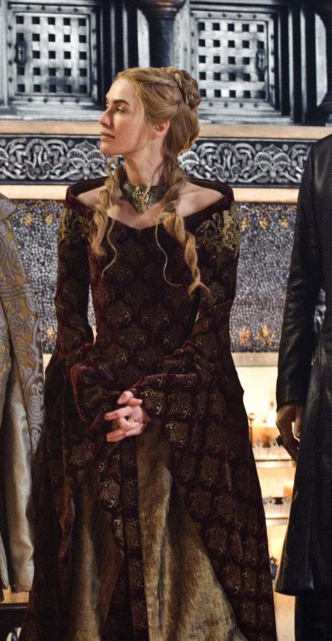 "Get on with the wedding already. I have some drinking to do!" Game Of Thrones Dresses, Cersei Lannister Cosplay, Cercei Lannister, Game Of Thrones Cersei, Game Of Thrones Outfits, Medieval Costumes, Got Costumes, Game Of Thrones Costumes, Lena Headey